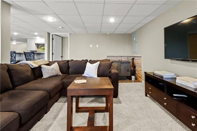 11142 Whispering Lane, Kansas City, KS 66109