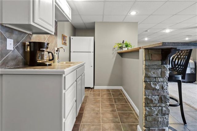 11142 Whispering Lane, Kansas City, KS 66109