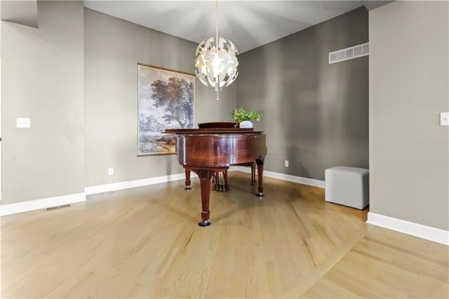 11142 Whispering Lane, Kansas City, KS 66109