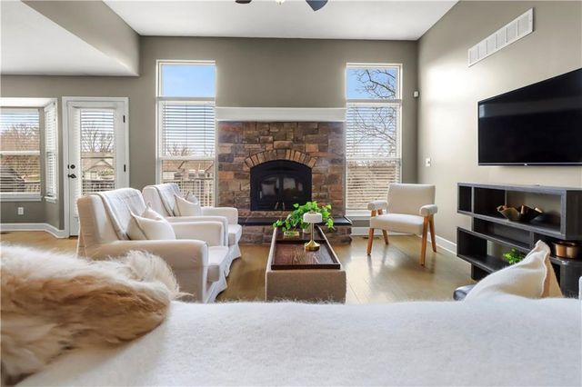 11142 Whispering Lane, Kansas City, KS 66109