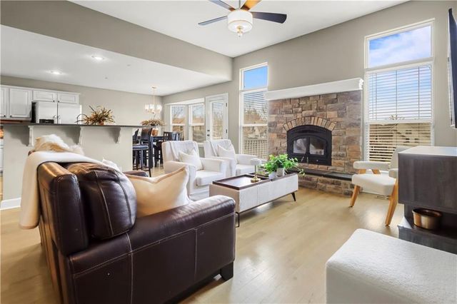 11142 Whispering Lane, Kansas City, KS 66109