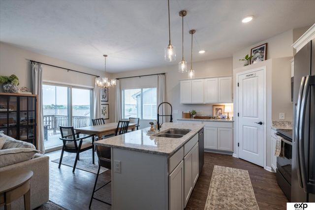 18803 Greenleaf Street, Omaha, NE 68136