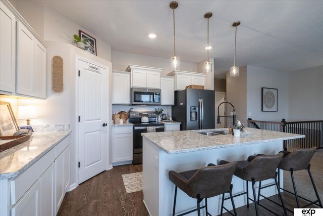 18803 Greenleaf Street, Omaha, NE 68136