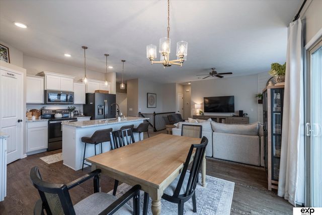 18803 Greenleaf Street, Omaha, NE 68136