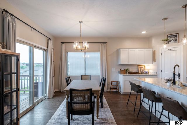18803 Greenleaf Street, Omaha, NE 68136