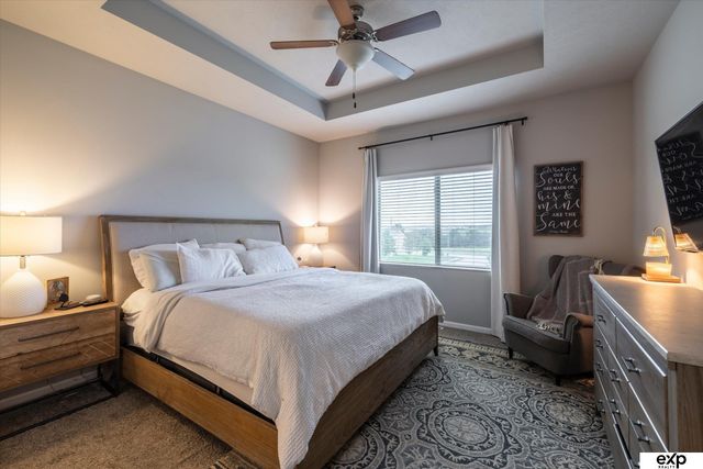 18803 Greenleaf Street, Omaha, NE 68136