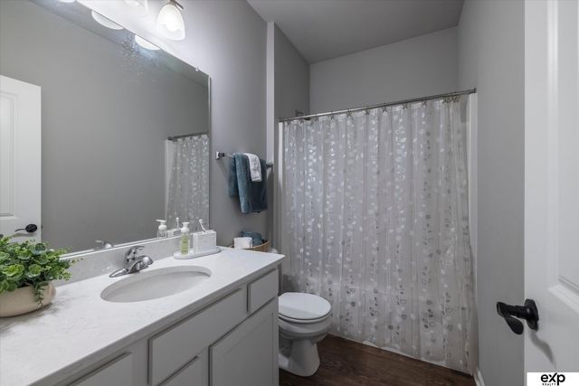 18803 Greenleaf Street, Omaha, NE 68136