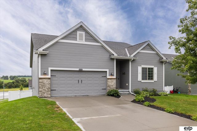 18803 Greenleaf Street, Omaha, NE 68136