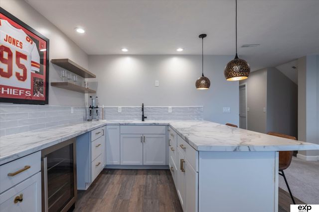 18803 Greenleaf Street, Omaha, NE 68136