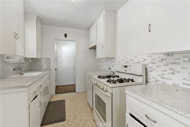 4794 Granada Avenue, Riverside, CA 92504