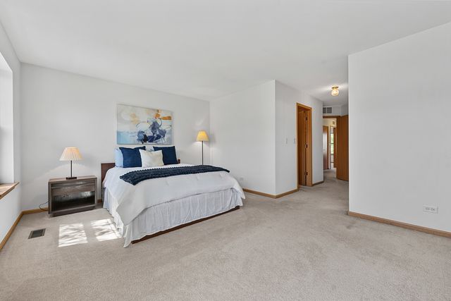 2835 Cattail Court C, Wauconda, IL 60084