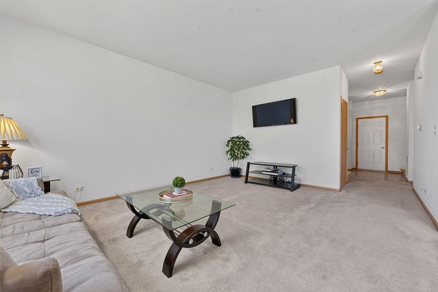 2835 Cattail Court C, Wauconda, IL 60084