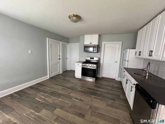 35 Woodward Avenue, Norwalk, CT 06854