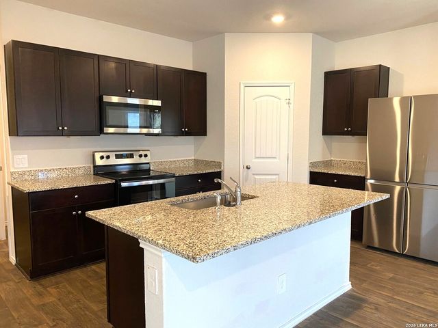 844 Nodding Nixie, Seguin, TX 78155