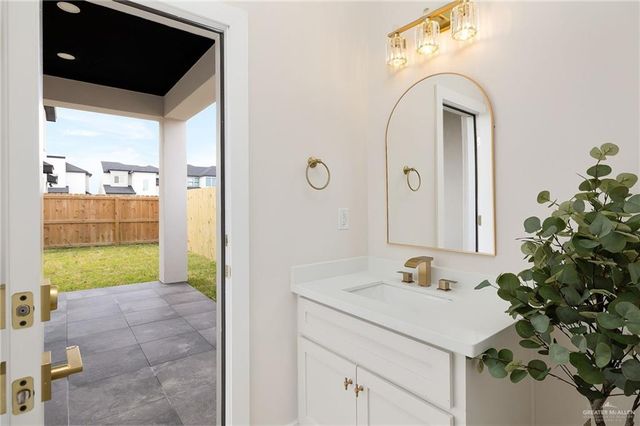 2504 Ana Regina Street, Mission, TX 78574