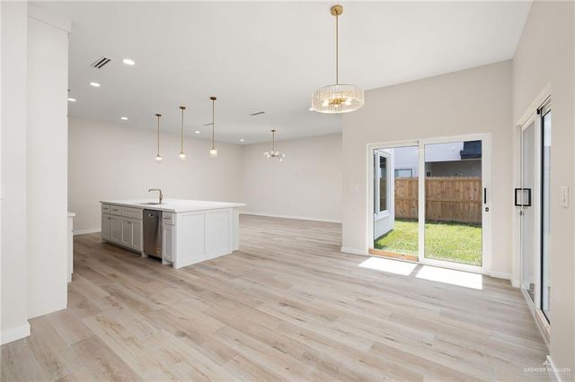 2504 Ana Regina Street, Mission, TX 78574