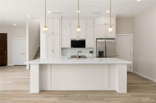 2504 Ana Regina Street, Mission, TX 78574