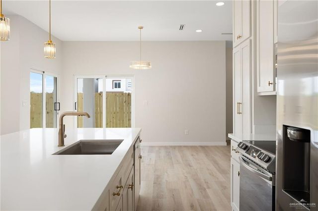 2504 Ana Regina Street, Mission, TX 78574