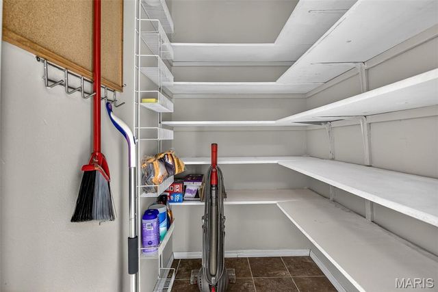 1044 Holly River Drive, Florissant, MO 63031