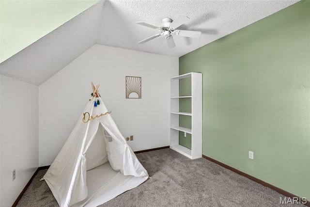 1044 Holly River Drive, Florissant, MO 63031