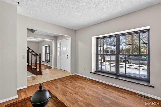 1044 Holly River Drive, Florissant, MO 63031