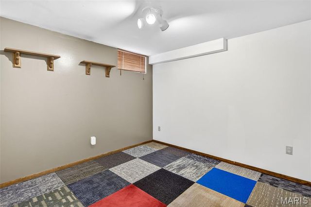 1044 Holly River Drive, Florissant, MO 63031