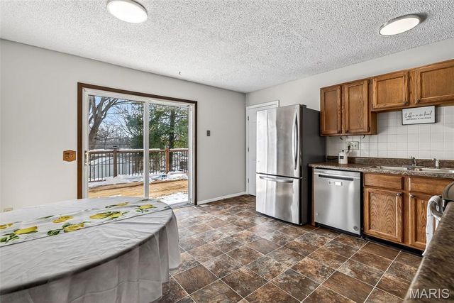 1044 Holly River Drive, Florissant, MO 63031