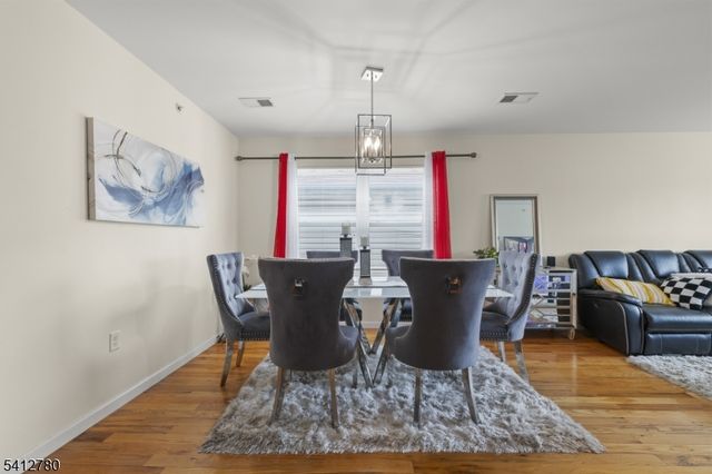 56 Delaware St, Elizabeth City, NJ 07206