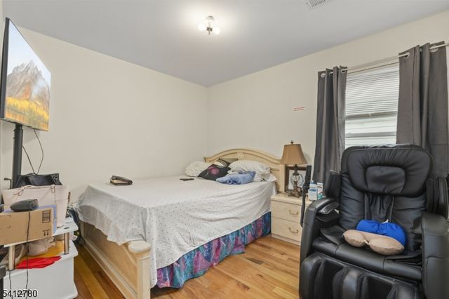 56 Delaware St, Elizabeth City, NJ 07206