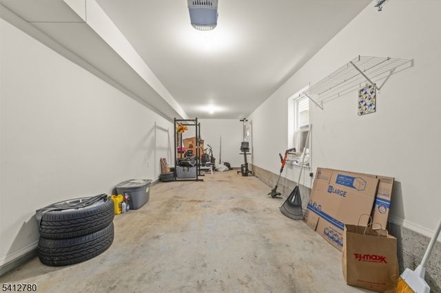 56 Delaware St, Elizabeth City, NJ 07206