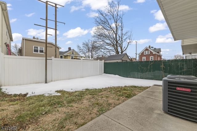 56 Delaware St, Elizabeth City, NJ 07206