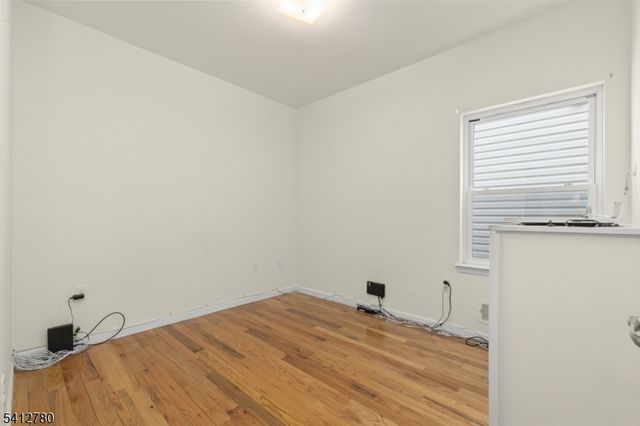 56 Delaware St, Elizabeth City, NJ 07206