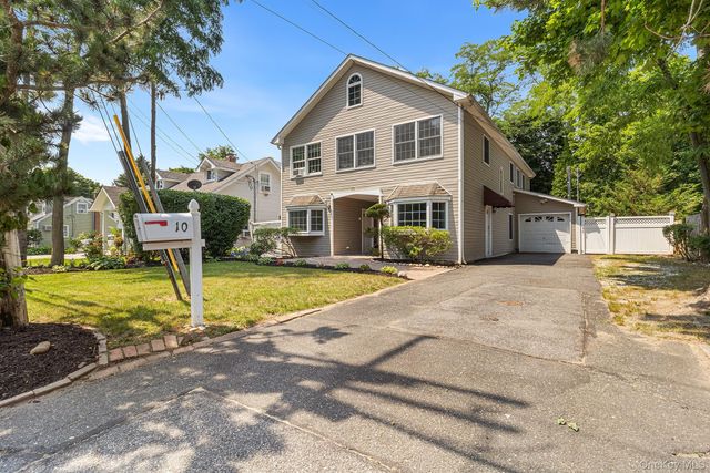 10 Clifton Place, Port Jefferson, NY 11776