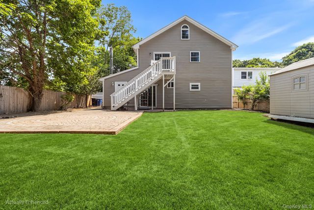 10 Clifton Place, Port Jefferson, NY 11776