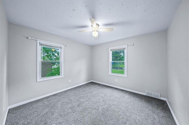 9012 E 52nd Terrace, Kansas City, MO 64133
