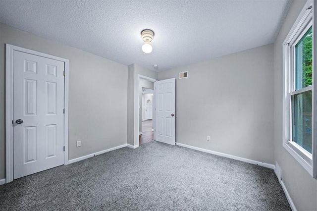 9012 E 52nd Terrace, Kansas City, MO 64133
