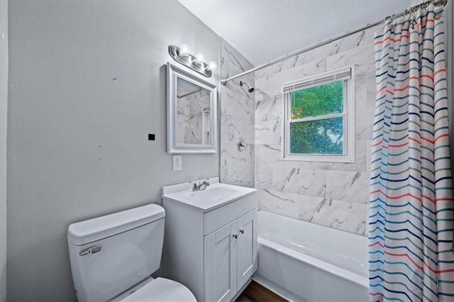 9012 E 52nd Terrace, Kansas City, MO 64133