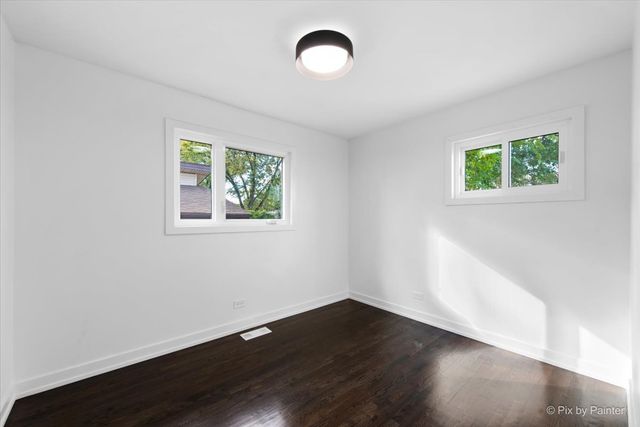 600 N IOWA Avenue, Villa Park, IL 60181