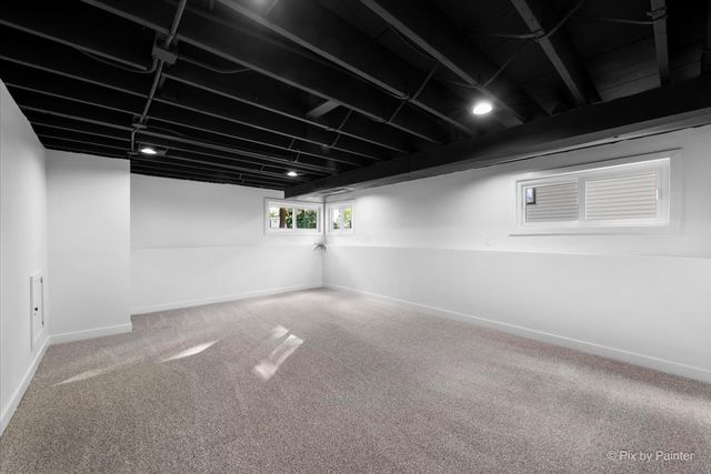 600 N IOWA Avenue, Villa Park, IL 60181