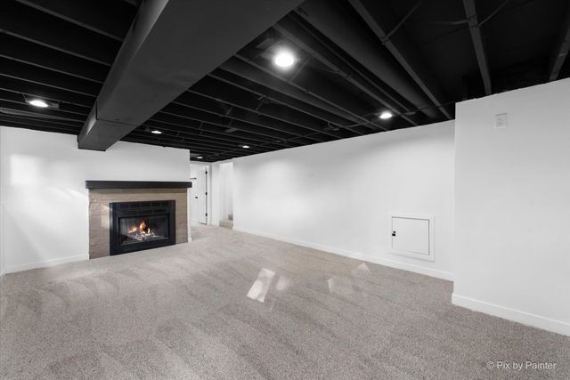 600 N IOWA Avenue, Villa Park, IL 60181