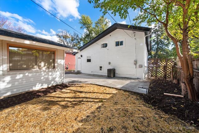 600 N IOWA Avenue, Villa Park, IL 60181