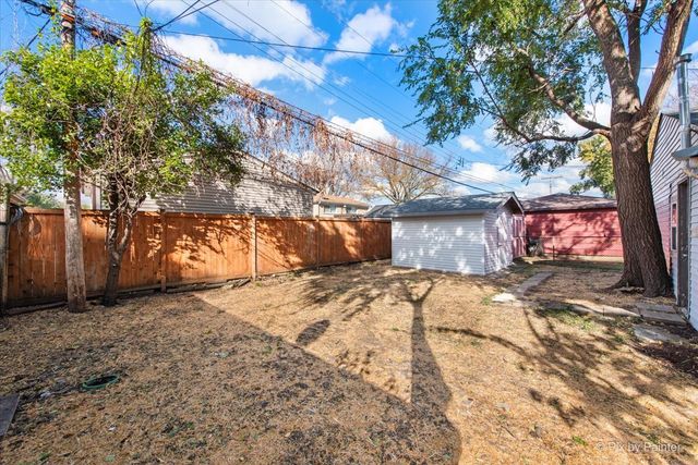 600 N IOWA Avenue, Villa Park, IL 60181