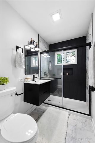 600 N IOWA Avenue, Villa Park, IL 60181