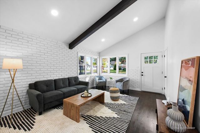 600 N IOWA Avenue, Villa Park, IL 60181