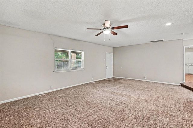 8921 E Rambling Drives, Oklahoma City, OK 73132
