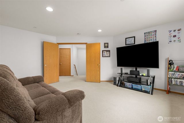 1822 Fisher Avenue, Dupont, WA 98327
