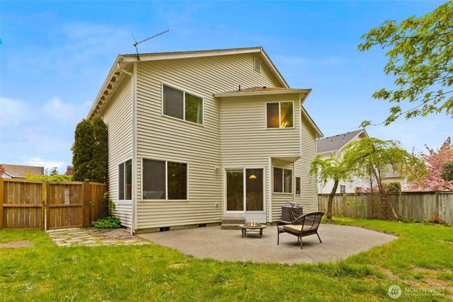 1822 Fisher Avenue, Dupont, WA 98327