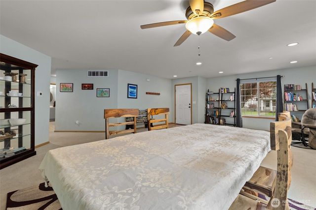 1822 Fisher Avenue, Dupont, WA 98327