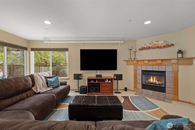 1822 Fisher Avenue, Dupont, WA 98327
