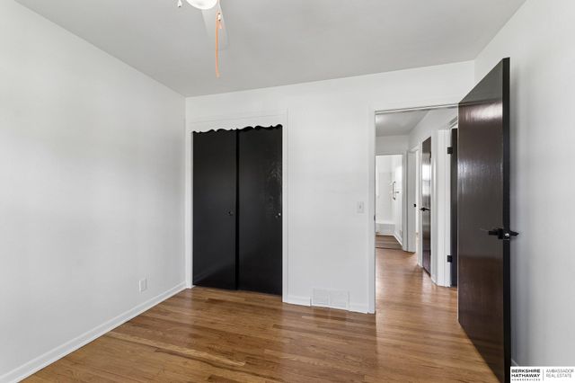 5313 Grand Avenue, Omaha, NE 68104